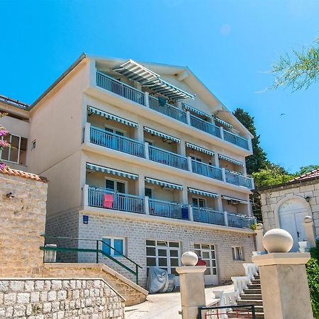 Apartments By The Sea Brist, Makarska - 15714 Podaca Exterior foto