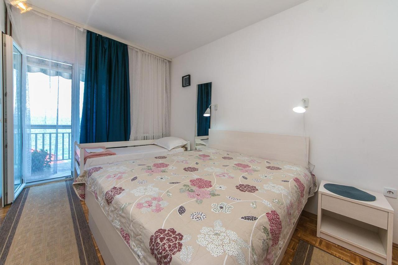 Apartments By The Sea Brist, Makarska - 15714 Podaca Exterior foto