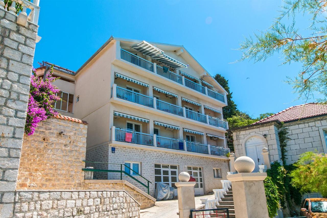 Apartments By The Sea Brist, Makarska - 15714 Podaca Exterior foto