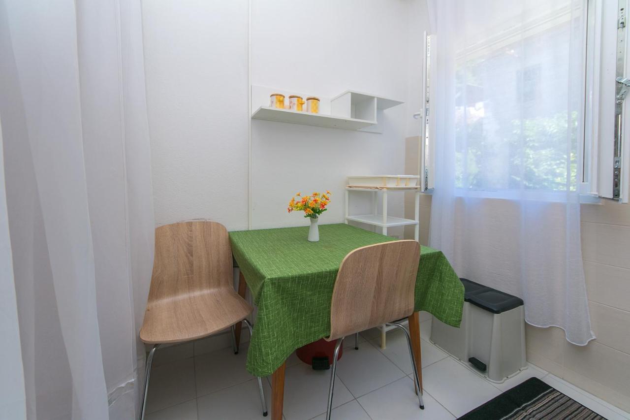 Apartments By The Sea Brist, Makarska - 15714 Podaca Exterior foto