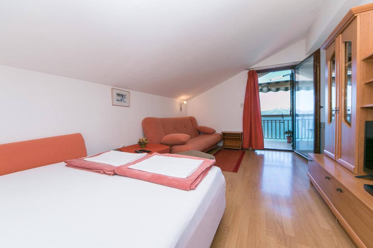 Apartments By The Sea Brist, Makarska - 15714 Podaca Exterior foto